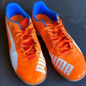 Men’s Puma sneakers